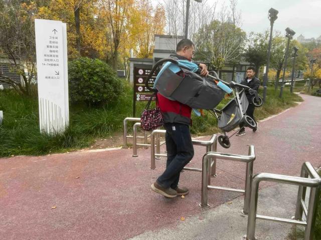 适老化方面这些做得还不错但还有改进空间不朽情缘华商报记者走访了12座城市公园(图30)